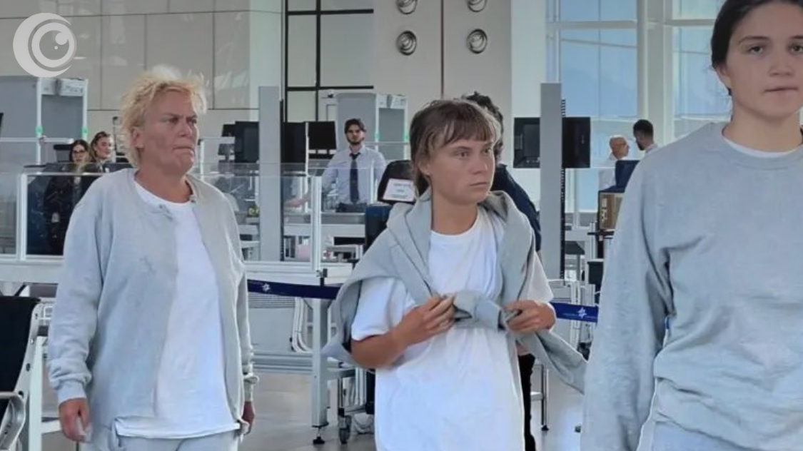 FAQs-Who-is-John-Torode-John-Torode-is-an-Australian-British-celebrity-chef-TV-presenter-and-author-best-known-as-a-judge-on-BBCs-MasterChef.-Where-was-John-Torode-born-He-was-born-in-Melbourne-1